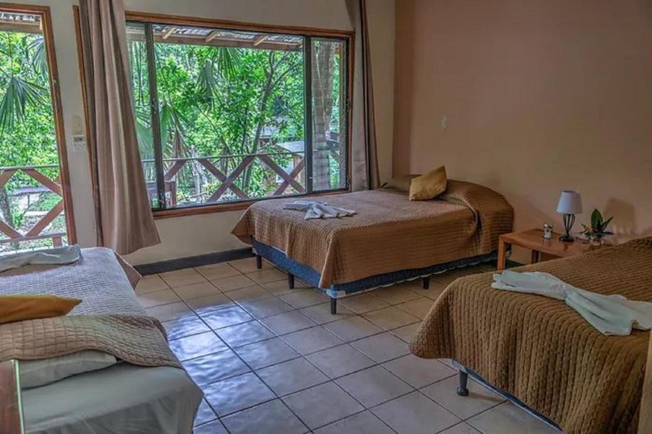 Hotel Jaguar Inn Tikal Exterior photo